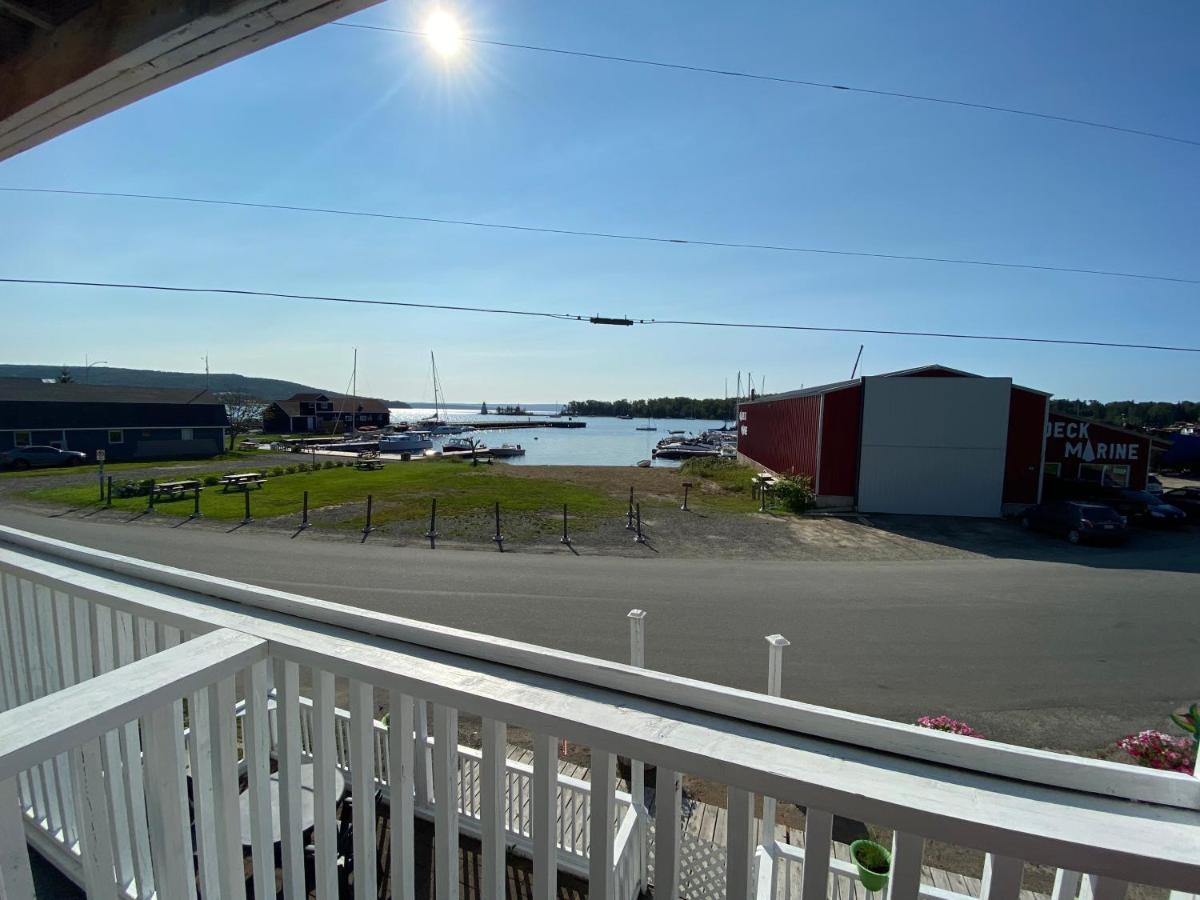 The Water'S Edge Inn & Gallery Baddeck Inlet Екстериор снимка