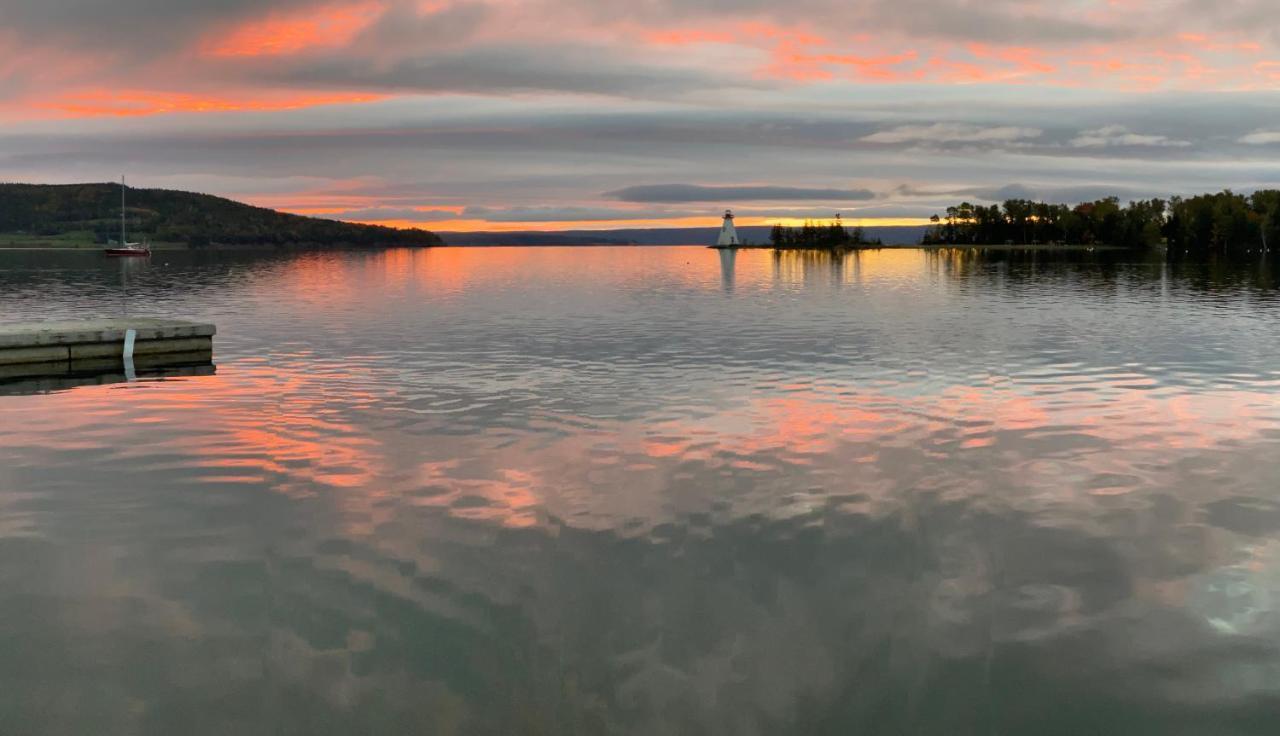 The Water'S Edge Inn & Gallery Baddeck Inlet Екстериор снимка