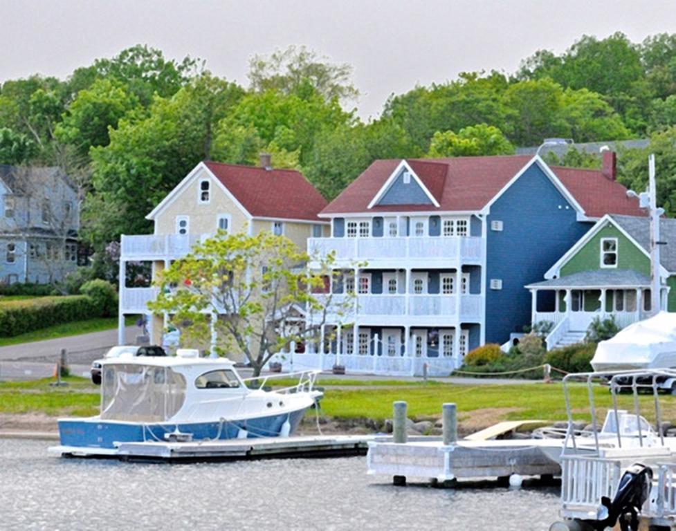 The Water'S Edge Inn & Gallery Baddeck Inlet Екстериор снимка